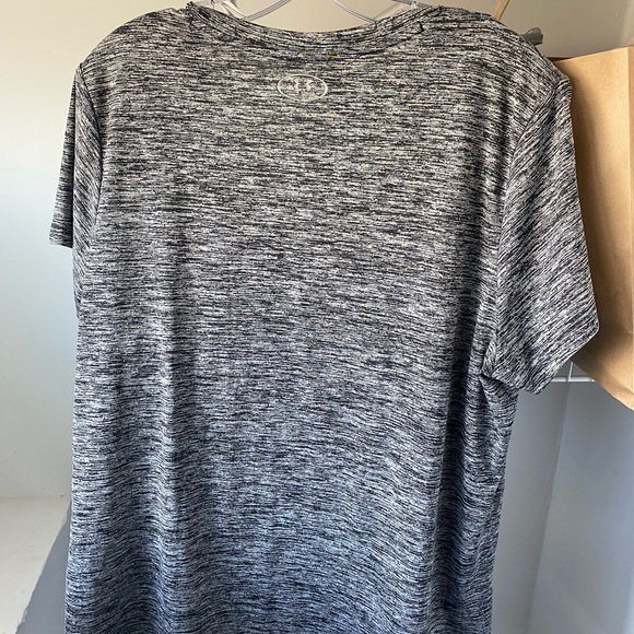 Under Armour Gray V-Neck T-Shirt - Picture 2 of 2